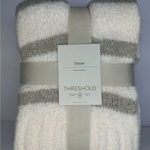 Threshold 50" x 60" Cozy Sensory Friendly Throw Blanket Beige / White
